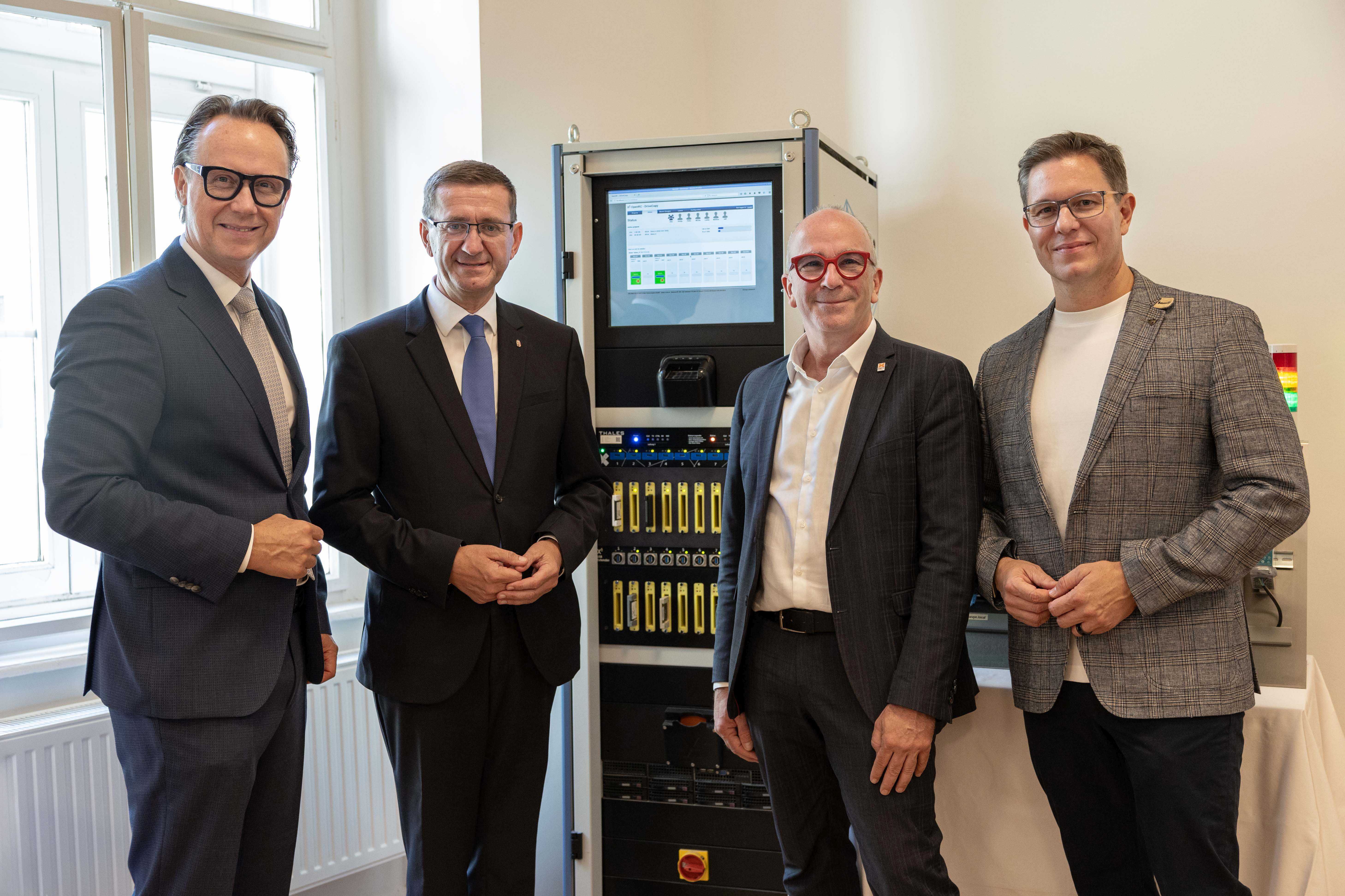 Pressekonferenz Gruppenbild Haindl Grutsch Achleitner Dürk Roth, Land OÖ, Spenlingwimmer